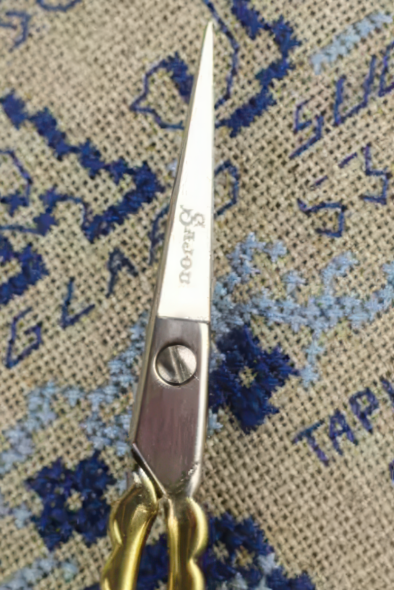 Sajou Embroidery Scissors Scallop Gilded 3.5"